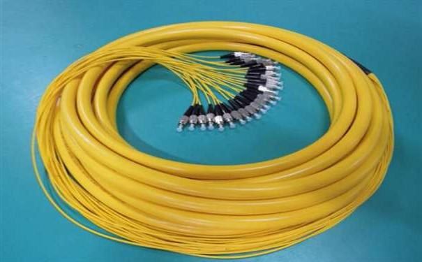 六盘水市分支光缆如何选择固定连接和活动连接